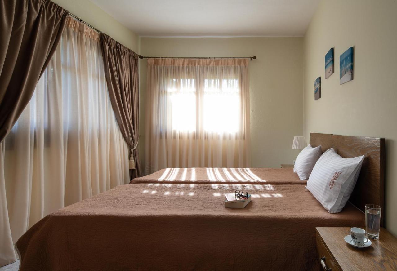 Vetrinos Apartments Agios Nikolaos  Buitenkant foto