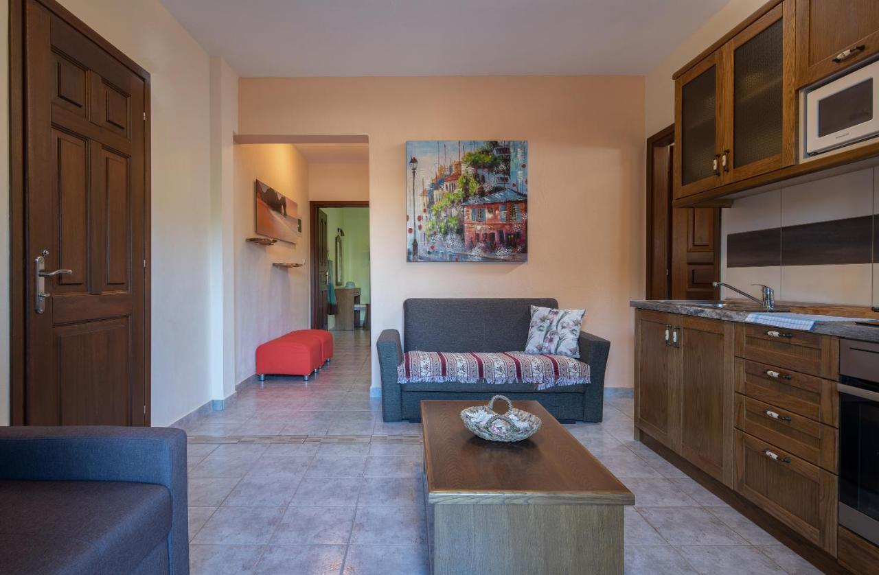 Vetrinos Apartments Agios Nikolaos  Buitenkant foto